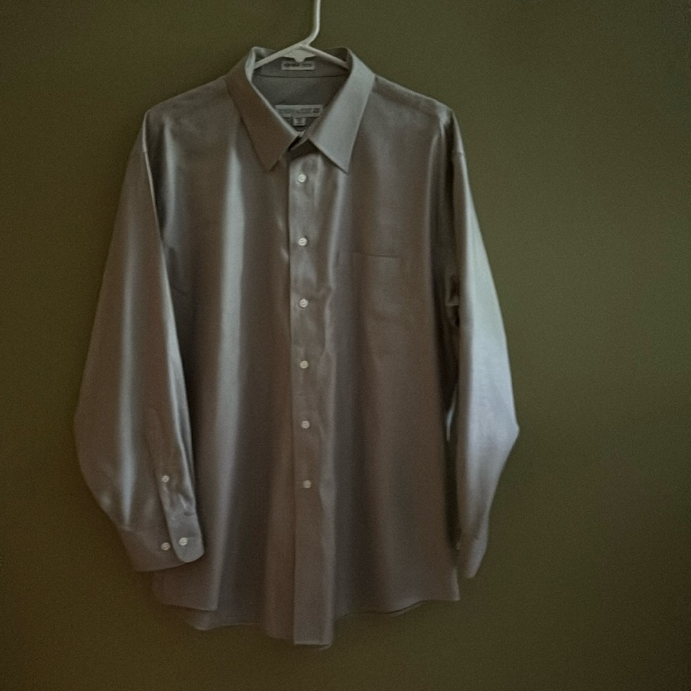 Joseph & Feiss non-iron fitted 17 1/2 32/33